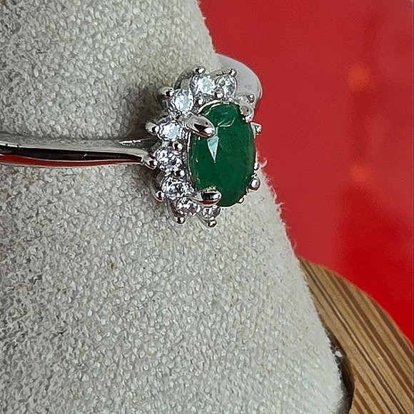925 Sterling Silver Ring with Natural Oval Emerald 3.5x6mm & CZ - Picture 12 of 12